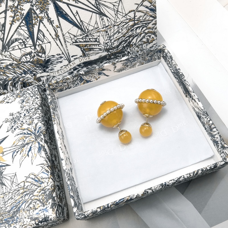 Dior·迪奧 新品字母耳環 金屬質感逆襲版字母潮範兒搶風頭 完全勝任現代年輕人