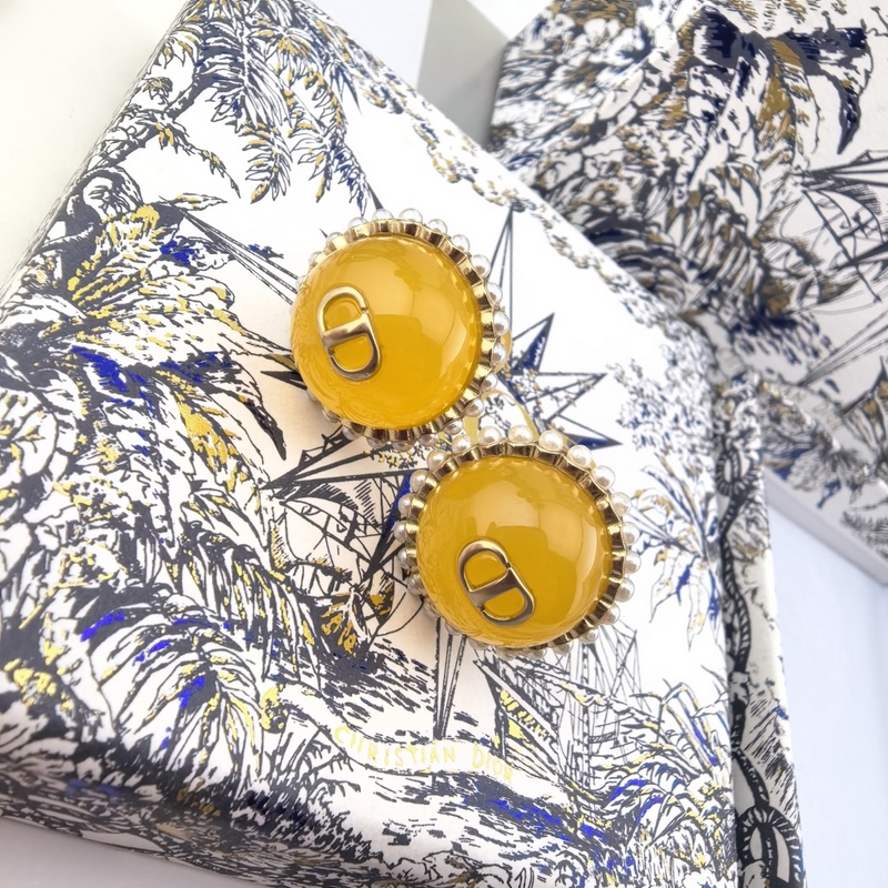 Dior·迪奧 新品字母耳環 金屬質感逆襲版字母潮範兒搶風頭 完全勝任現代年輕人