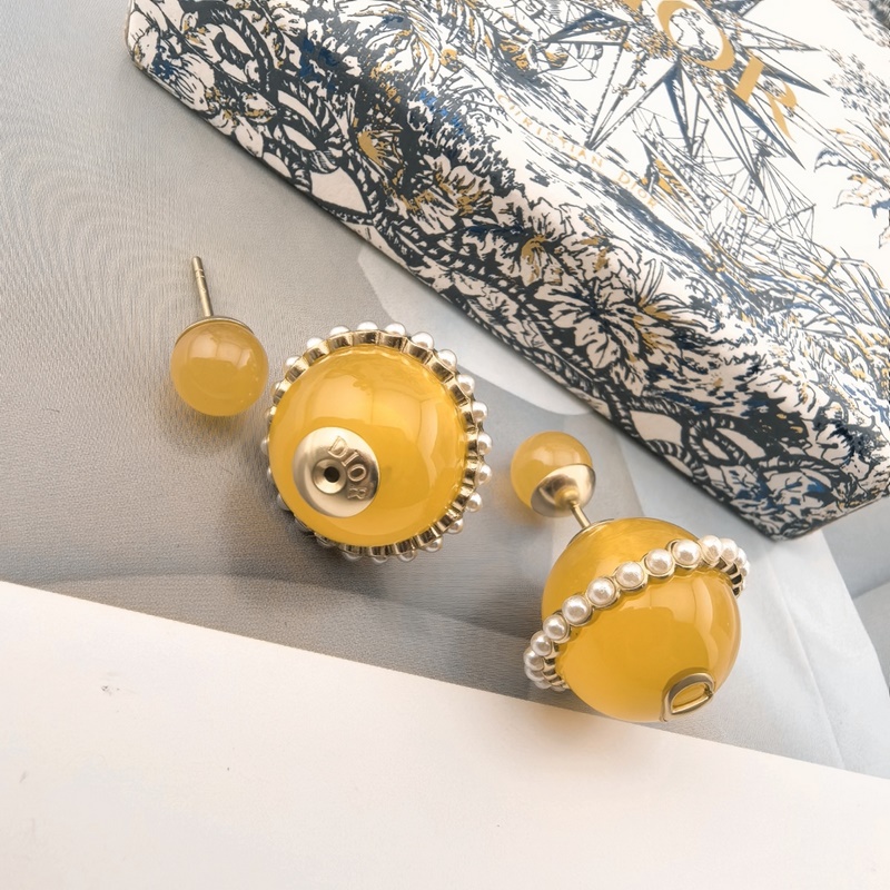 Dior·迪奧 新品字母耳環 金屬質感逆襲版字母潮範兒搶風頭 完全勝任現代年輕人