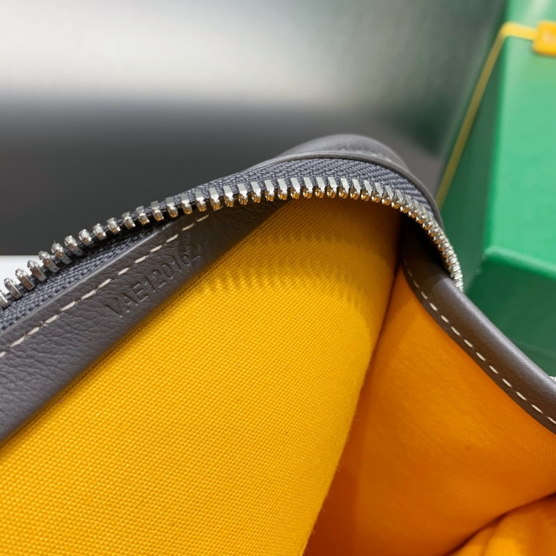 Goyard洗漱包 手拿包大小號現(xiàn)貨大號尺寸30*23cm小號尺寸25*20