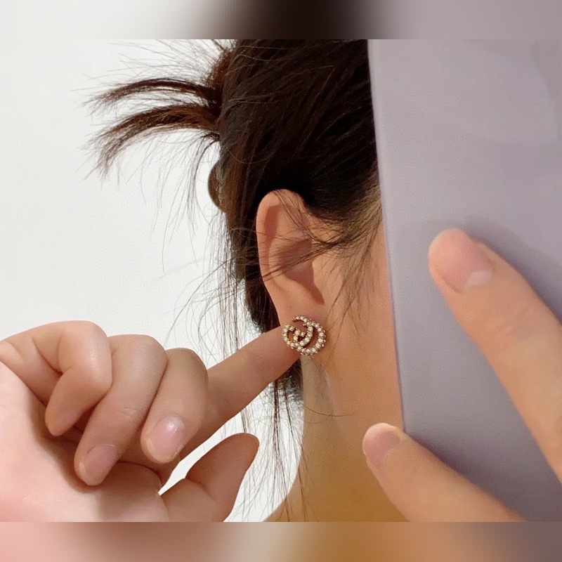 Gucci 古馳 耳釘 高端 打造 美到哭，因為是限量版，你根本無法在店內看到現