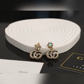 Gucci 古馳 耳釘 高端 打造 美到哭，因為是限量版，你根本無法在店內看到現