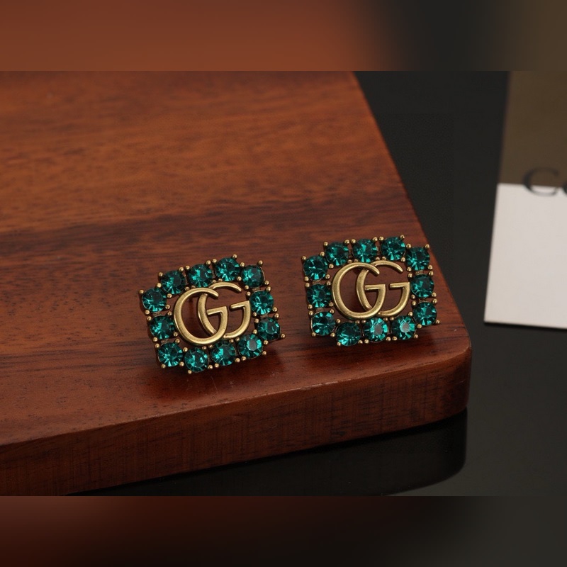Gucci雙G系列耳釘 珍珠款彩鑽款古馳耳釘 作為品牌的標(biāo)志性元素，運(yùn)用品牌首字