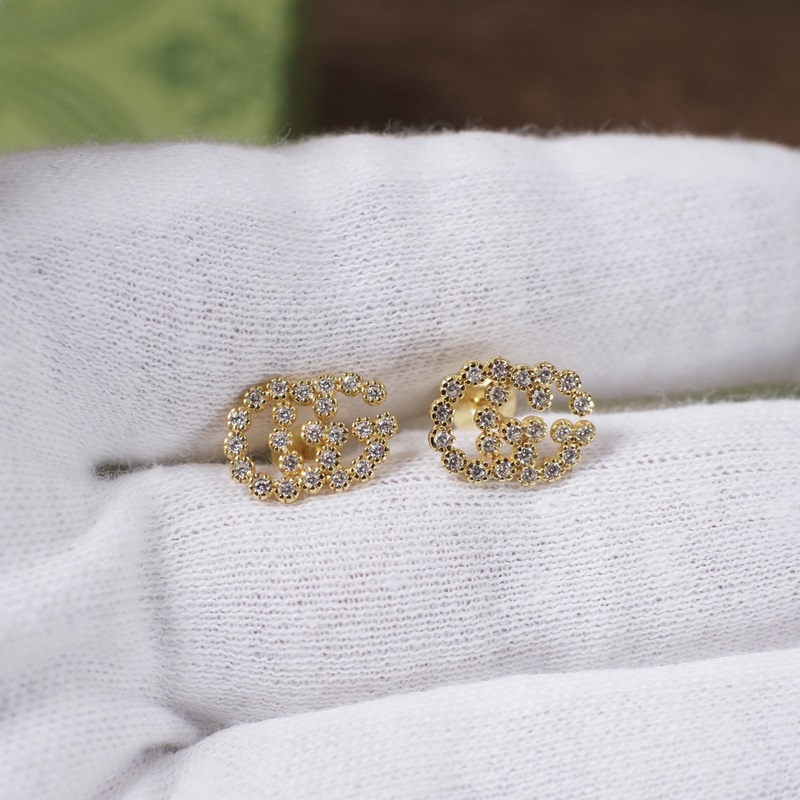 gucci字母雙g金色滿鑽耳釘running系列黃金耳環，滿鑽款，複古又華麗，搭