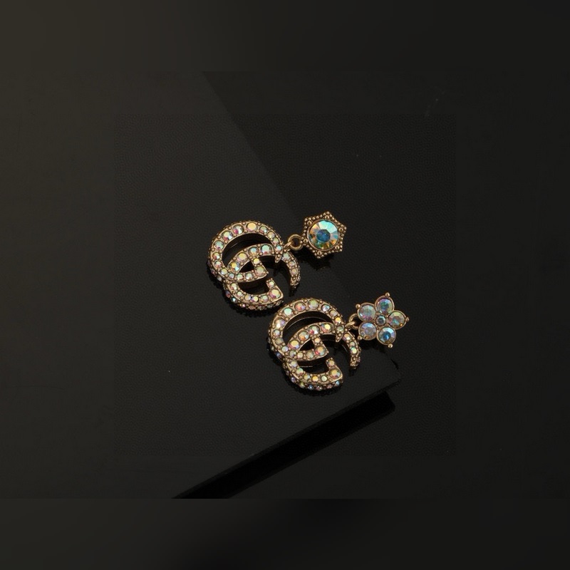 Gucci 古馳 耳釘 高端 打造 美到哭，因?yàn)槭窍蘖堪妫愀緹o法在店內(nèi)看到現(xiàn)