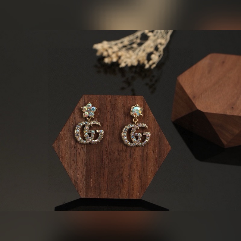 Gucci 古馳 耳釘 高端 打造 美到哭，因?yàn)槭窍蘖堪妫愀緹o法在店內(nèi)看到現(xiàn)