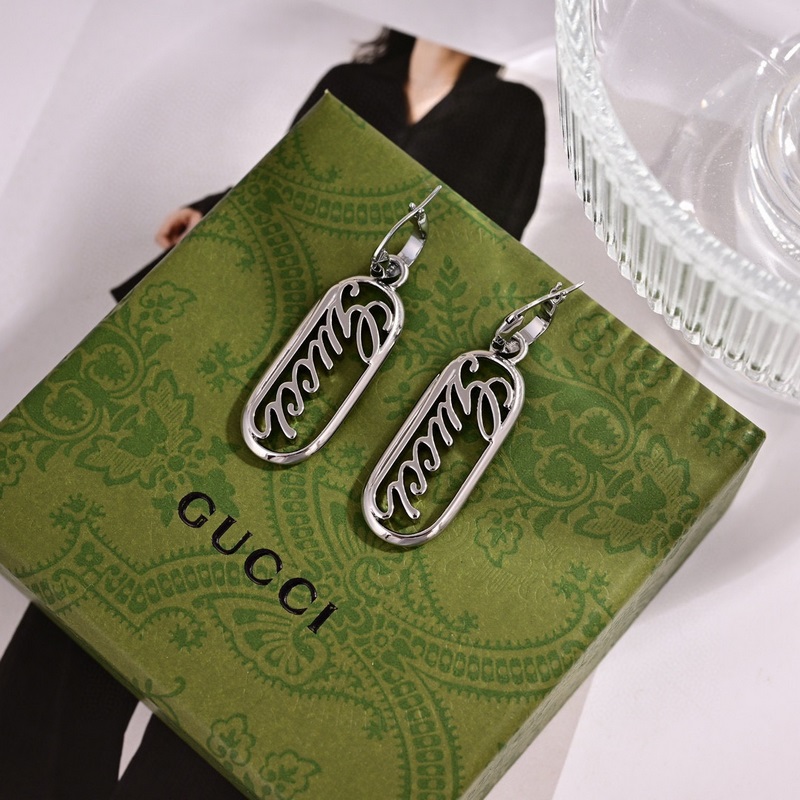 古奇Gucci 耳釘 時髦配飾，款式好還不夠，細節完勝才算真厲害！個性又精緻 整