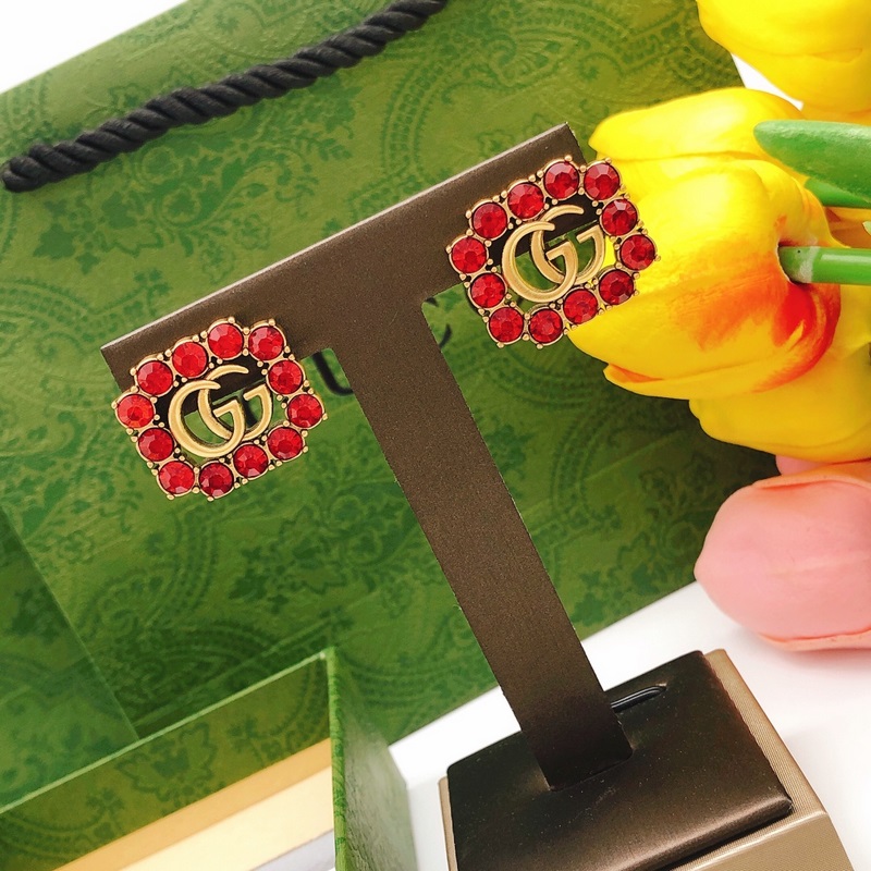 Gucci古馳新款紅鑽方形耳釘 超級(jí)漂亮的一款 閃閃水鑽和做舊的古金