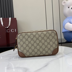 【新品】 全新GG Emblem系列煥新詮釋品牌的雋永優雅風範和精湛工藝。這款洗