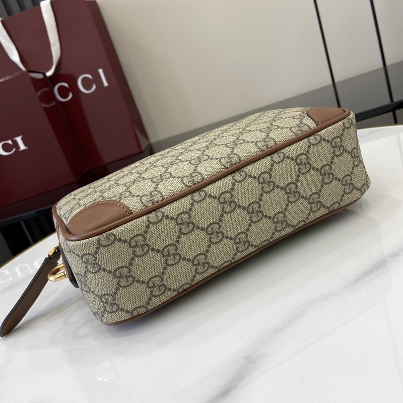 【新品】 全新GG Emblem系列煥新詮釋品牌的雋永優雅風範和精湛工藝。這款洗