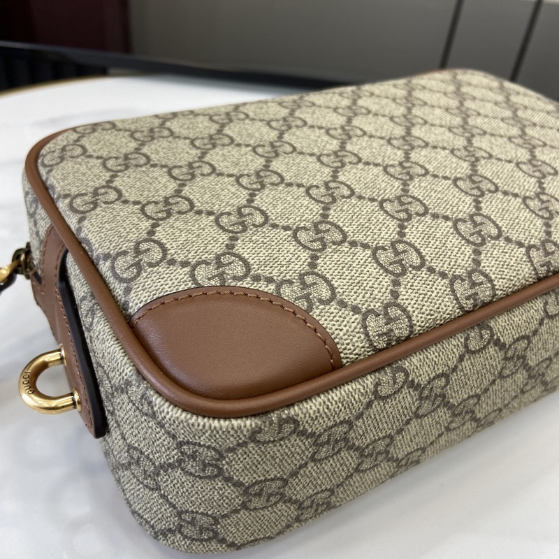 【新品】 全新GG Emblem系列煥新詮釋品牌的雋永優雅風範和精湛工藝。這款洗