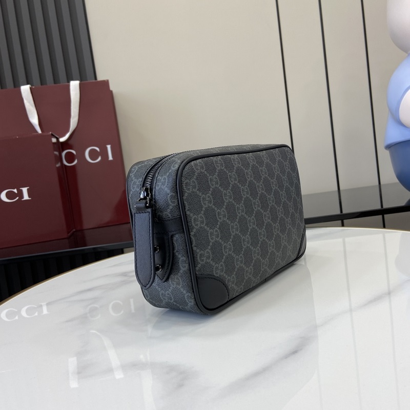 【新品】 全新GG Emblem系列煥新詮釋品牌的雋永優雅風範和精湛工藝。這款洗