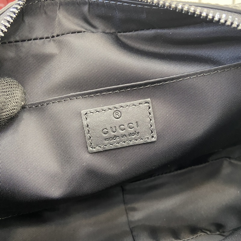 【新品】 全新GG Emblem系列煥新詮釋品牌的雋永優雅風範和精湛工藝。這款洗