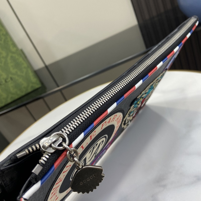 Ophidia系列手包，GG標(biāo)識由在1930年代出現(xiàn)的Gucci格紋演化而來，并