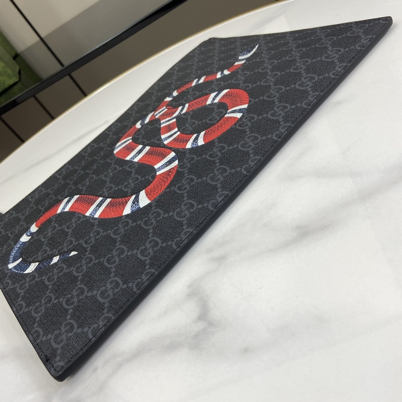 Ophidia系列手包，GG標識由在1930年代出現(xiàn)的Gucci格紋演化而來，并