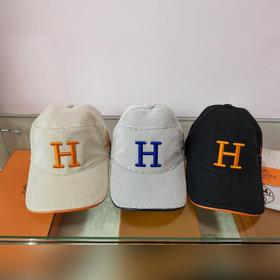 愛馬仕出貨 帆布面料，手感質(zhì)量非常不錯(cuò)，大牌範(fàn)十足，時(shí)尚百搭上身效果非常好，專櫃