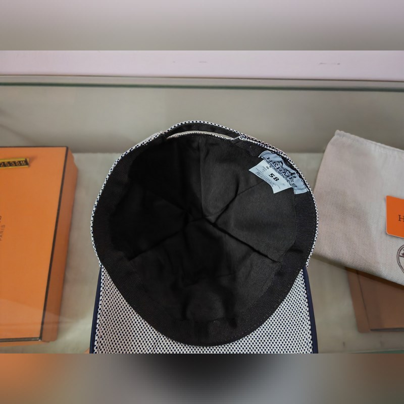 愛馬仕出貨 帆布面料，手感質(zhì)量非常不錯(cuò)，大牌範(fàn)十足，時(shí)尚百搭上身效果非常好，專櫃