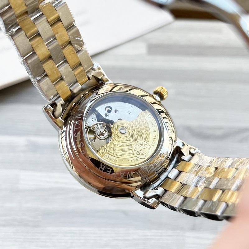 【最新】：萬國 三針設計【類型】：精品男士腕錶【錶帶】：真牛皮錶帶///31