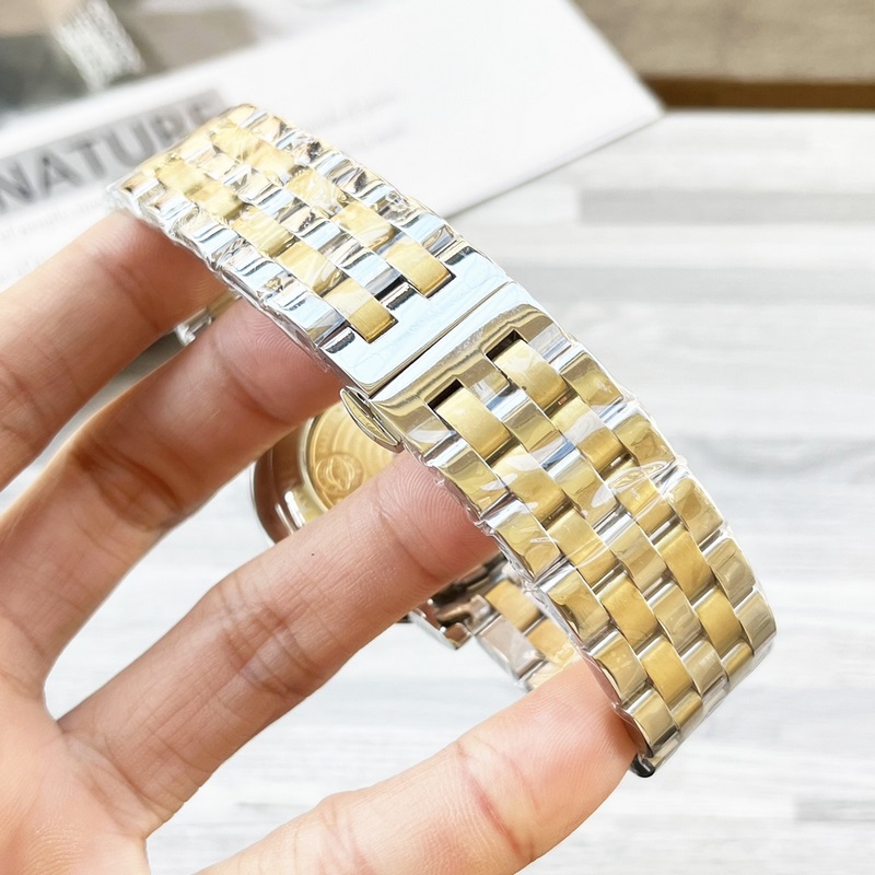 【最新】：萬國 三針設計【類型】：精品男士腕錶【錶帶】：真牛皮錶帶///31