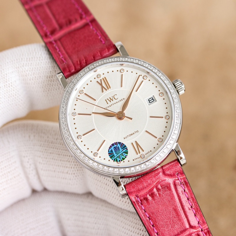 新推出IWC萬國錶柏濤菲諾自動腕錶37mm系列1 ：殼套采用316精鋼材質打磨