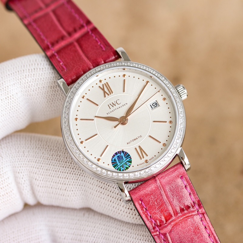 新推出IWC萬國錶柏濤菲諾自動腕錶37mm系列1 ：殼套采用316精鋼材質打磨