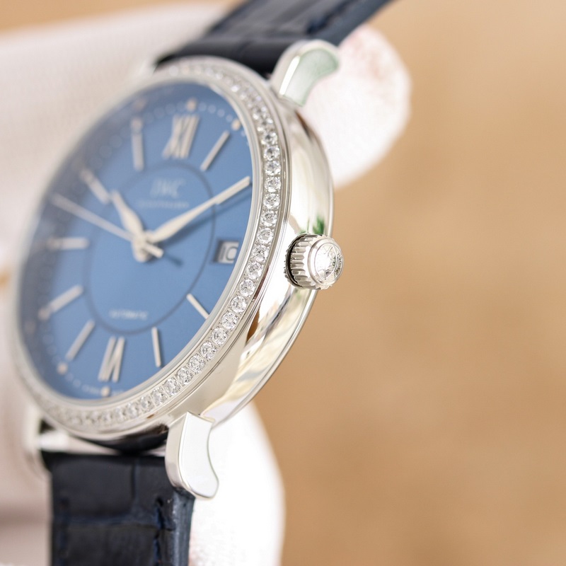 新推出IWC萬國錶柏濤菲諾自動腕錶37mm系列1 ：殼套采用316精鋼材質打磨