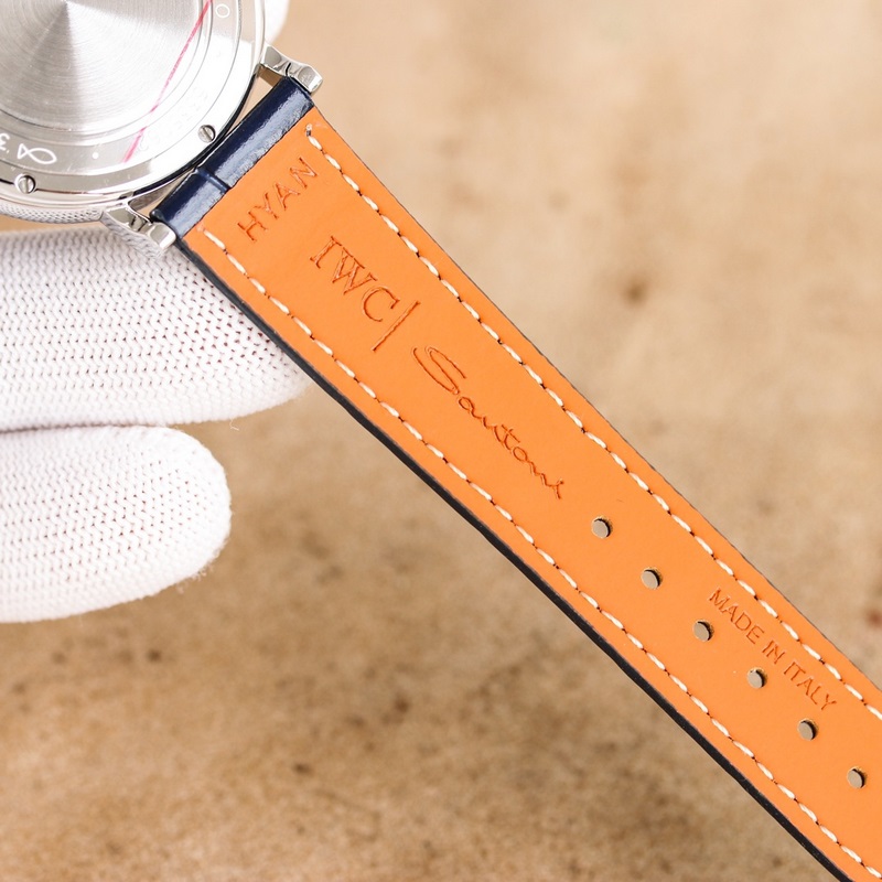 新推出IWC萬國錶柏濤菲諾自動腕錶37mm系列1 ：殼套采用316精鋼材質打磨