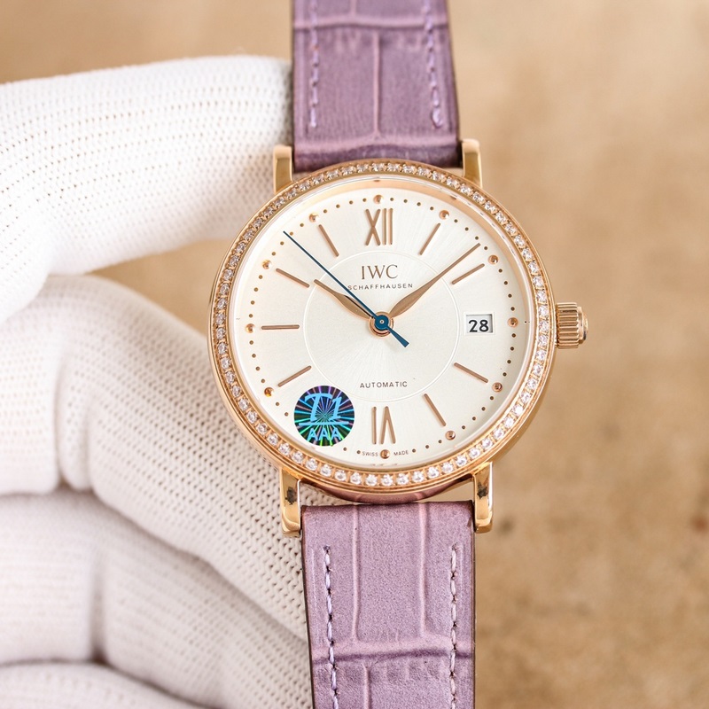 新推出IWC萬國錶柏濤菲諾自動腕錶37mm系列1 ：殼套采用316精鋼材質打磨