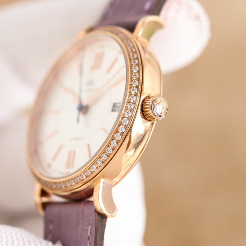 新推出IWC萬國錶柏濤菲諾自動腕錶37mm系列1 ：殼套采用316精鋼材質打磨