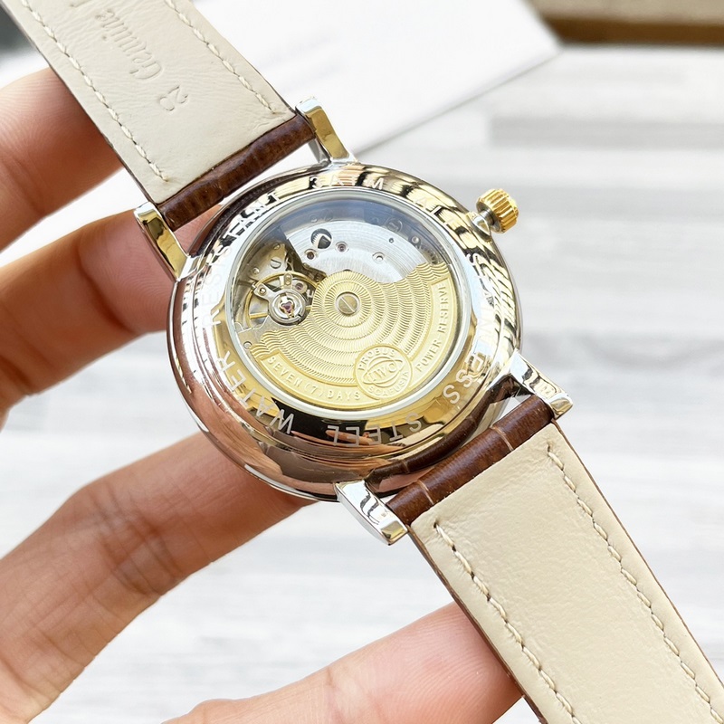 【最新】：萬國 三針設計【類型】：精品男士腕錶【錶帶】：真牛皮錶帶///31