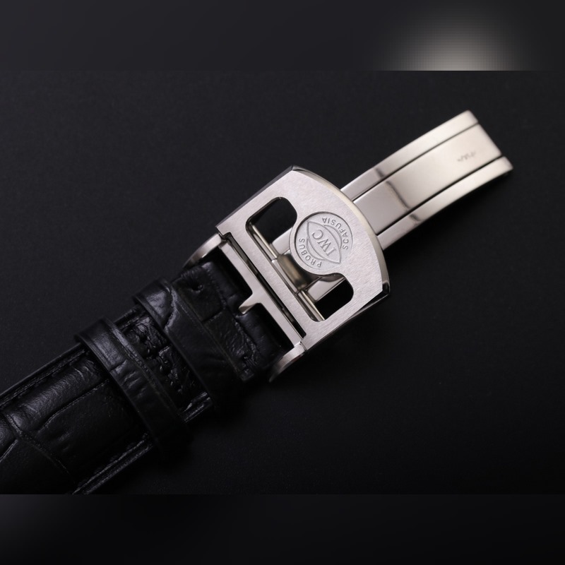 V9萬國葡萄牙系列真萬年曆，複刻界第一支萬年曆萬國，采用進口大精工作為基礎(chǔ)機芯升