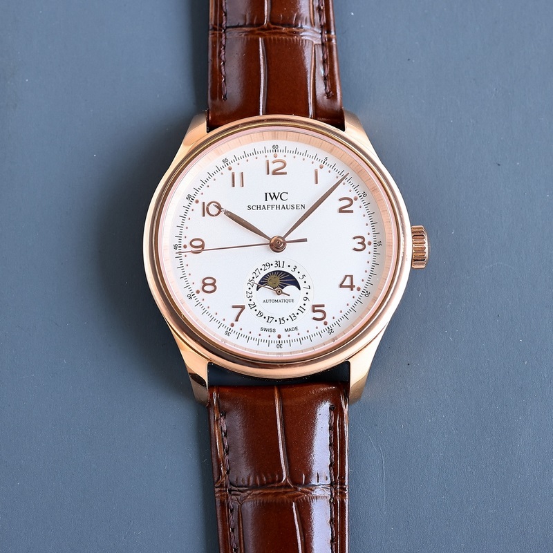 火爆推薦，新款萬國原裝爆款.月相系列.男士腕錶 簡單不失大氣[勝利]搭載精準瑞士