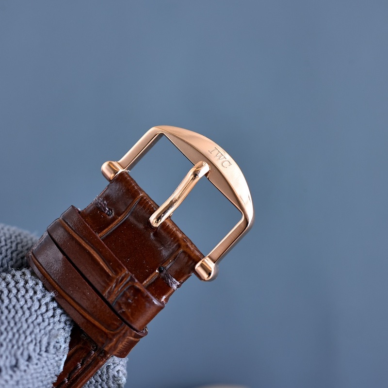 火爆推薦，新款萬國原裝爆款.月相系列.男士腕錶 簡單不失大氣[勝利]搭載精準瑞士