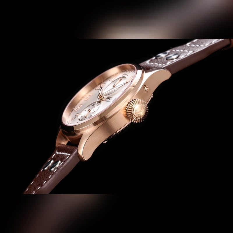 TW新品 顔值巔峰IWC旗下最耀眼的明星，萬國長動能月相專家。全新飛行員系列