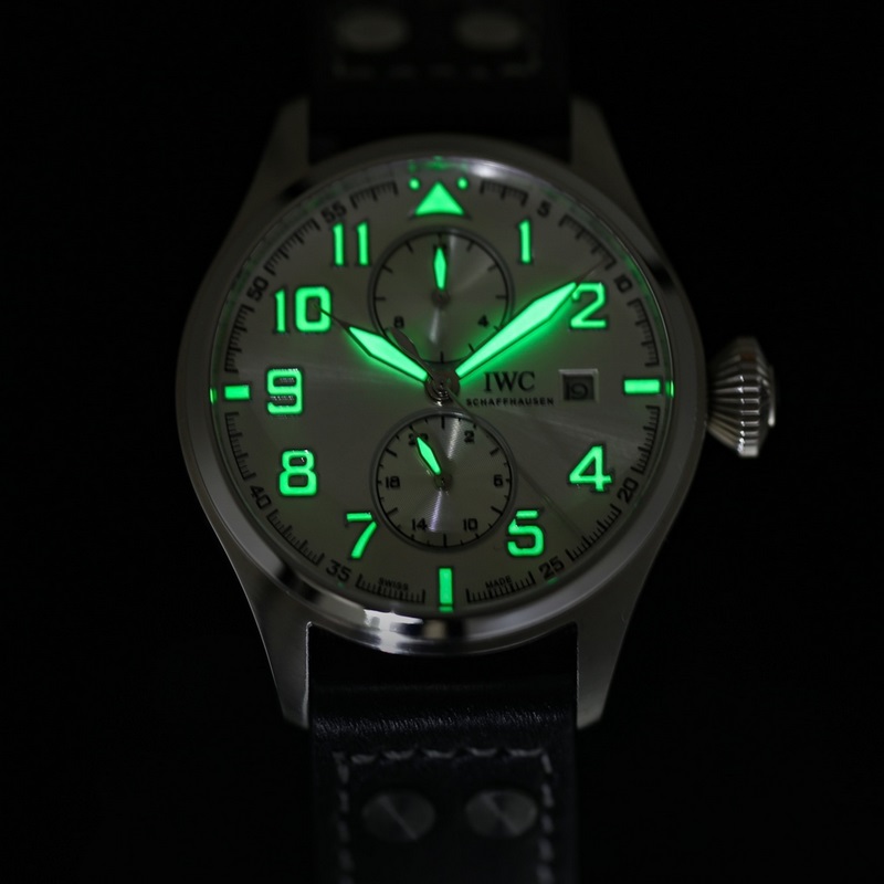 TW新品 顔值巔峰IWC旗下最耀眼的明星，萬國長動能月相專家。全新飛行員系列