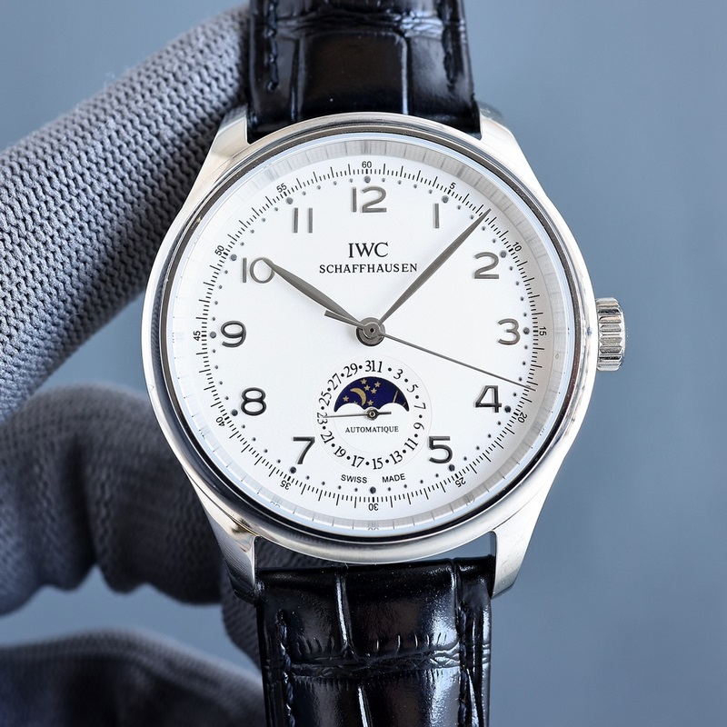 火爆推薦，新款萬國原裝爆款.月相系列.男士腕錶 簡單不失大氣[勝利]搭載精準瑞士