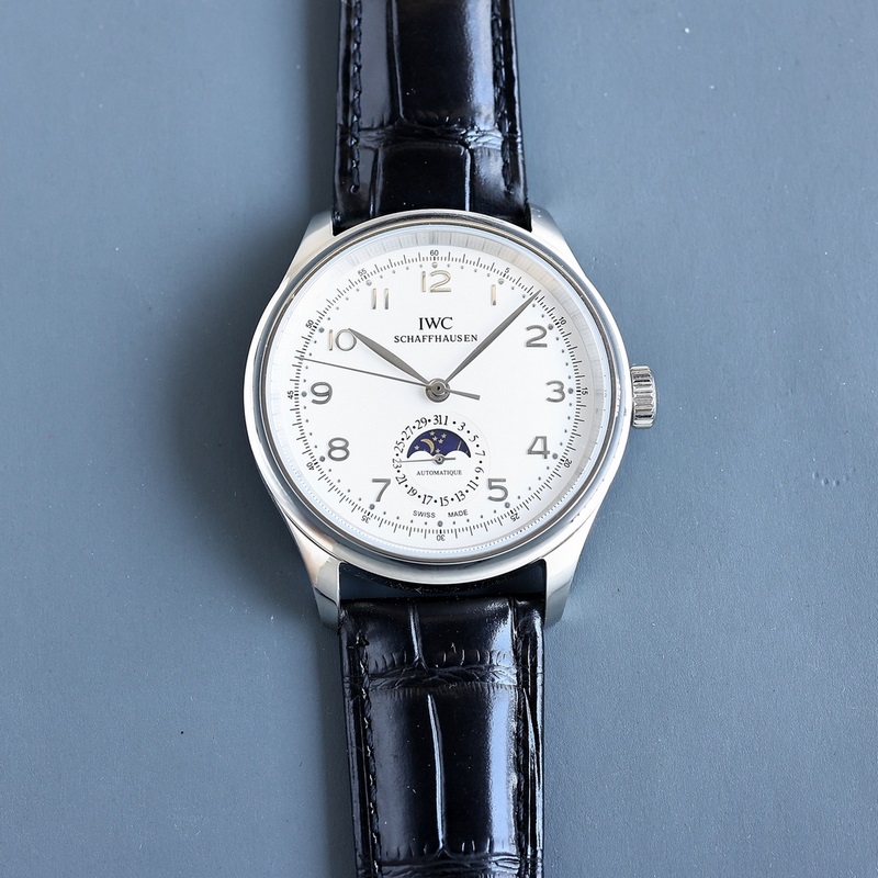 火爆推薦，新款萬國原裝爆款.月相系列.男士腕錶 簡單不失大氣[勝利]搭載精準瑞士