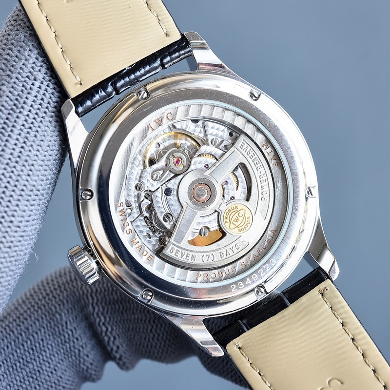 火爆推薦，新款萬國原裝爆款.月相系列.男士腕錶 簡單不失大氣[勝利]搭載精準瑞士