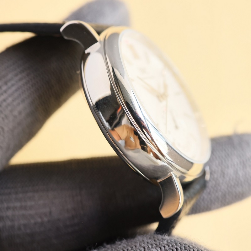 （三碼合一）IWC萬國首推柏濤菲諾系列（IW359201）指針式日曆功能，最受