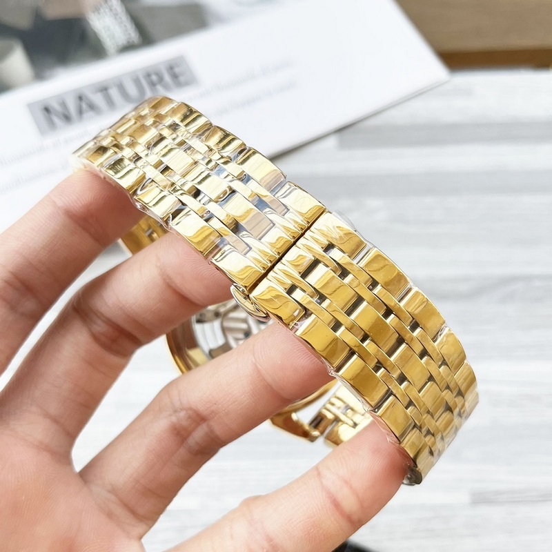 酒桶新品 震撼上市【最新】：浪琴 三針設計【類型】：精品男士腕錶【錶帶】：