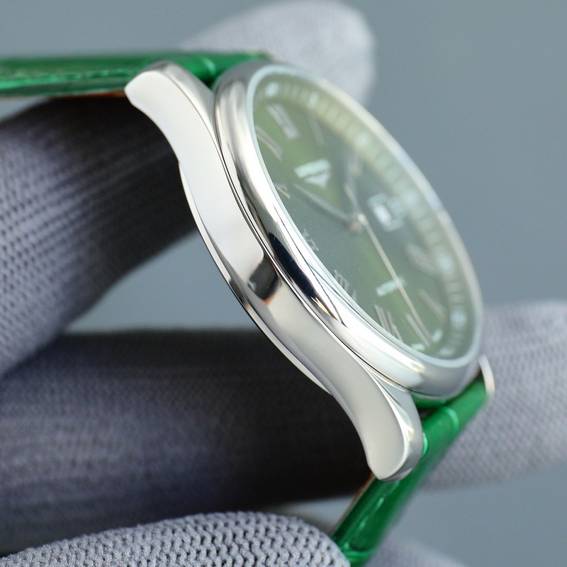 TW新款浪琴傳統(tǒng)系列，浪琴全新推出制錶傳統(tǒng)腕錶，它將現(xiàn)代美學理念和複古元素結合起