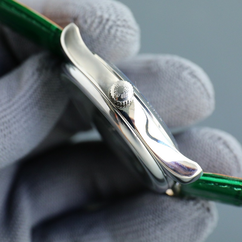 TW新款浪琴傳統(tǒng)系列，浪琴全新推出制錶傳統(tǒng)腕錶，它將現(xiàn)代美學理念和複古元素結合起