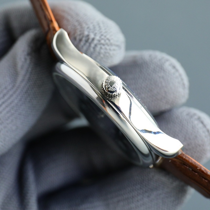 TW新款浪琴傳統系列，浪琴全新推出制錶傳統腕錶，它將現代美學理念和複古元素結合起