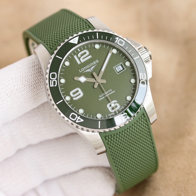 （41，43尺寸同價）探尋浪琴康卡斯?jié)撍盗械膴W秘運動優(yōu)雅的浪琴康卡斯系列腕