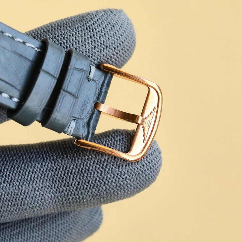 TW新品，浪琴最新名匠經典複刻GMT兩地時腕錶，新品首推 ！ 腕錶新搭配煥新設計