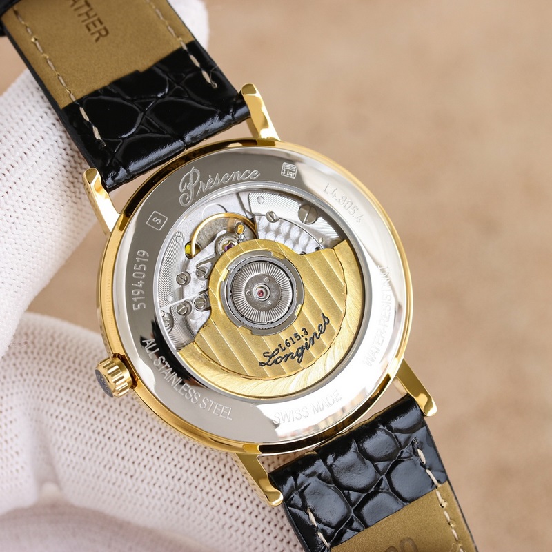 新品浪琴優(yōu)雅系列，腕錶以雋永設(shè)計與精湛工藝，詮釋了品牌對傳統(tǒng)制錶美學(xué)的深刻理解。