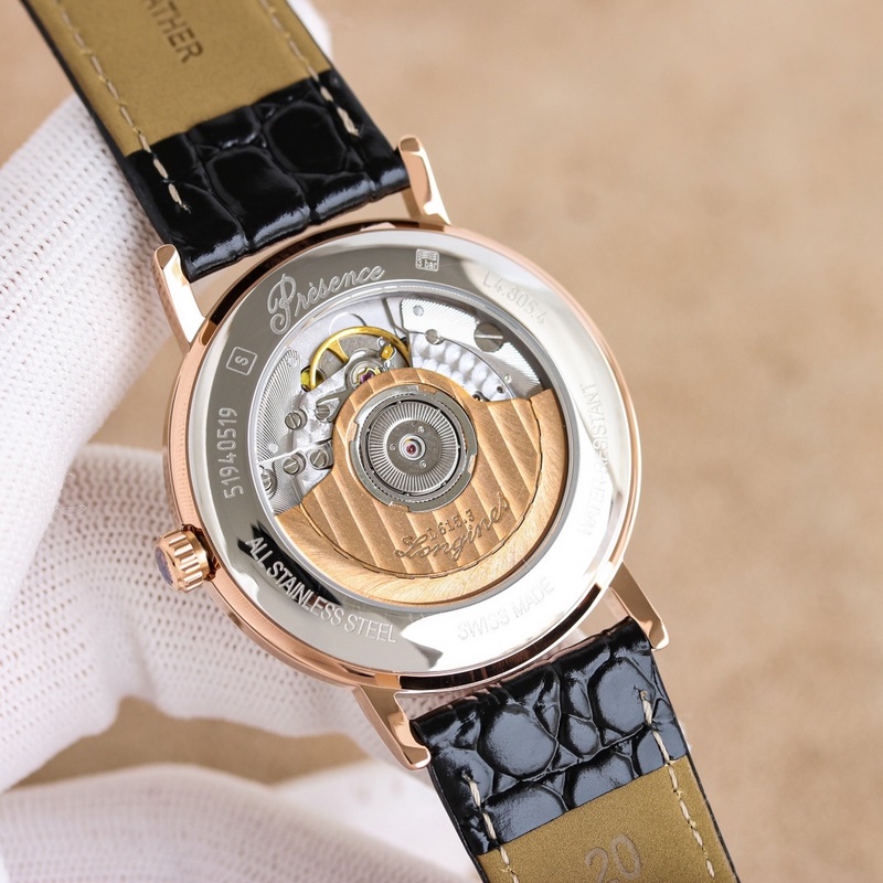 新品浪琴優雅系列，腕錶以雋永設計與精湛工藝，詮釋了品牌對傳統制錶美學的深刻理解。