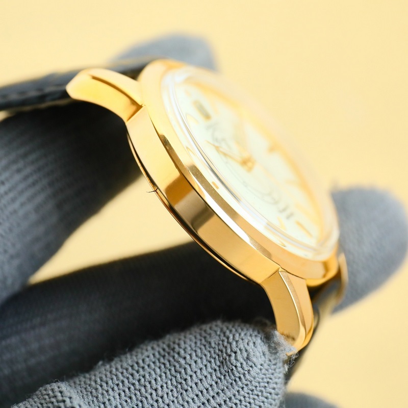 浪琴-康卡斯系列經典複刻“獨眼龍” “獨眼龍”是浪琴于上世紀60年代推出的一款