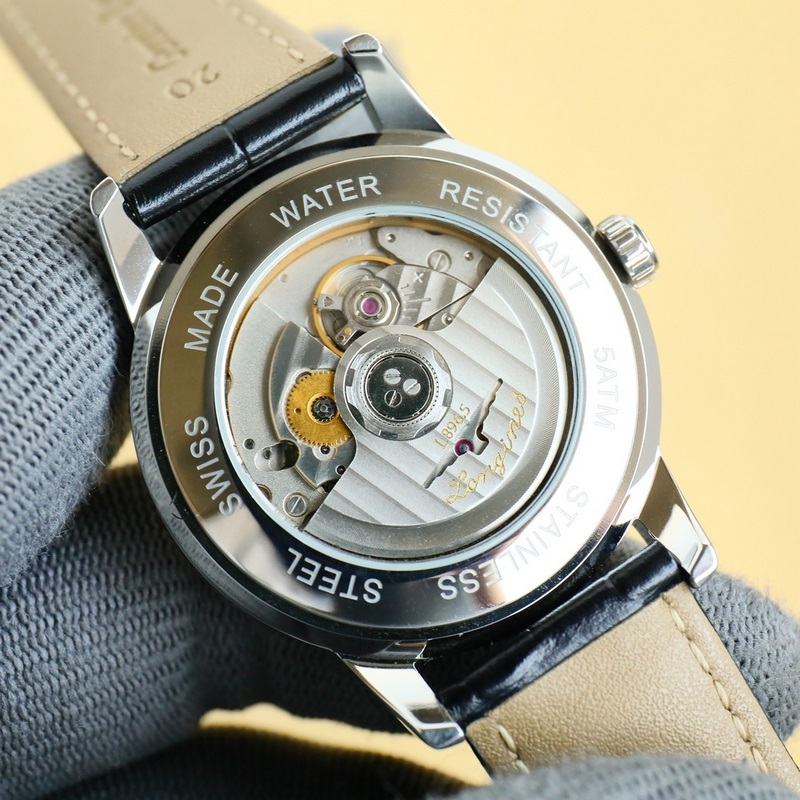 浪琴-康卡斯系列經(jīng)典複刻“獨(dú)眼龍” “獨(dú)眼龍”是浪琴于上世紀(jì)60年代推出的一款