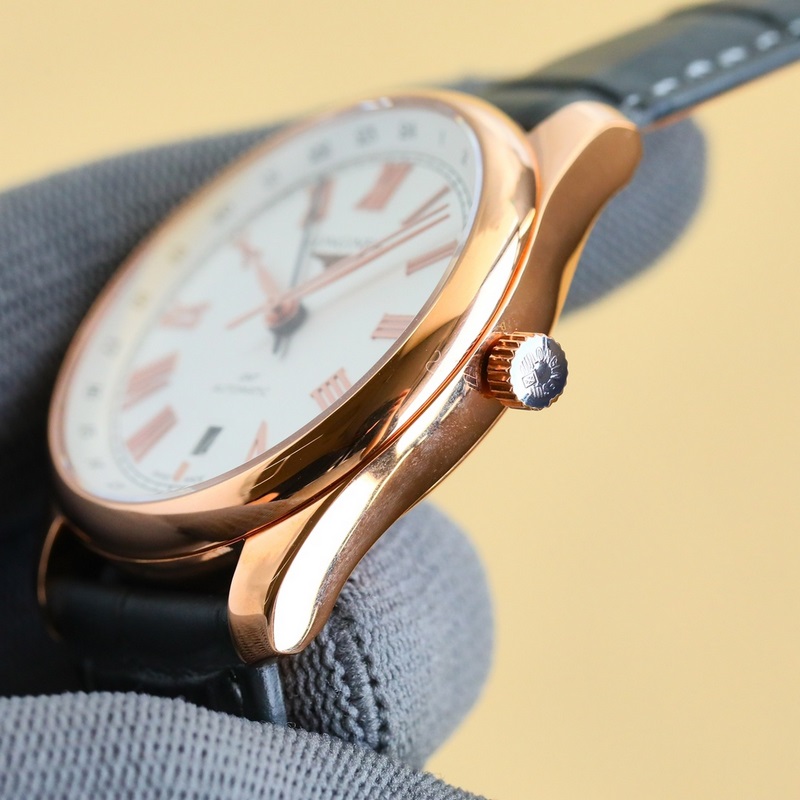 TW新品，浪琴最新名匠經(jīng)典複刻GMT兩地時(shí)腕錶，新品首推 ！ 腕錶新搭配煥新設(shè)計(jì)